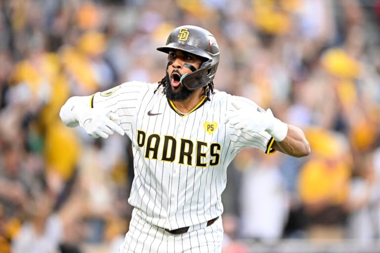 King domine alors que les Padres blanchissent les Braves lors du premier match