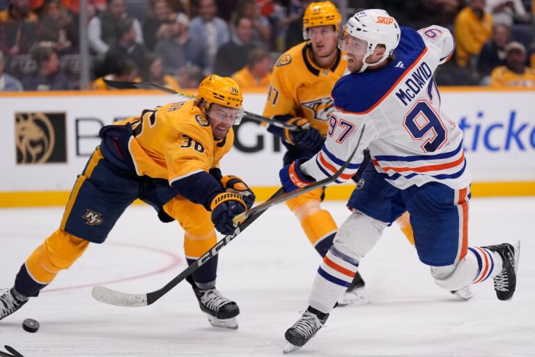 Kulak marque deux fois et McDavid marque le premier but de la saison alors que les Oilers battent les Predators 4-2