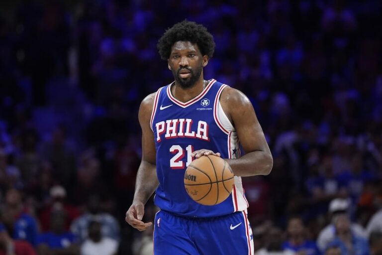 La NBA ouvre une enquête sur le statut de joueur d'Embiid après que la star des 76ers ait raté l'ouverture de la saison