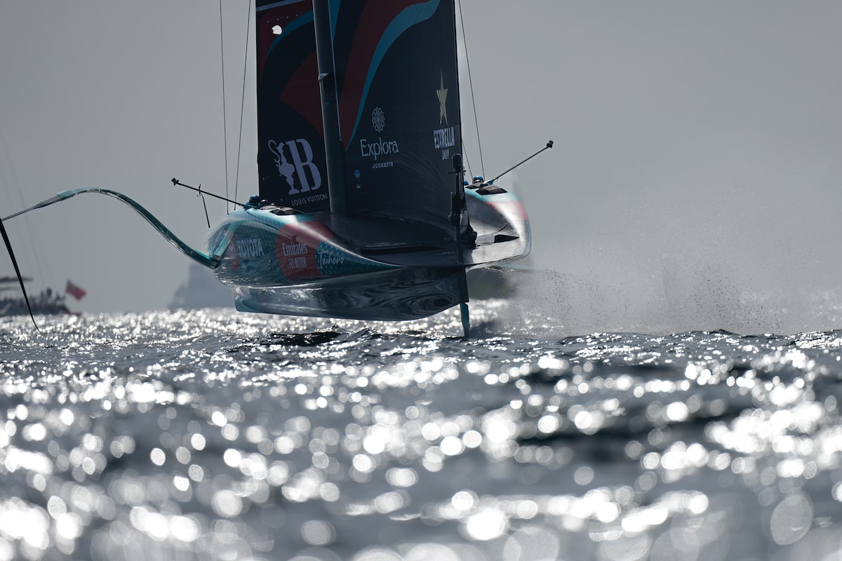 La Nouvelle-Zélande mène 3-0 sur la Grande-Bretagne en finale de la Coupe de l'America malgré une quasi-chute
