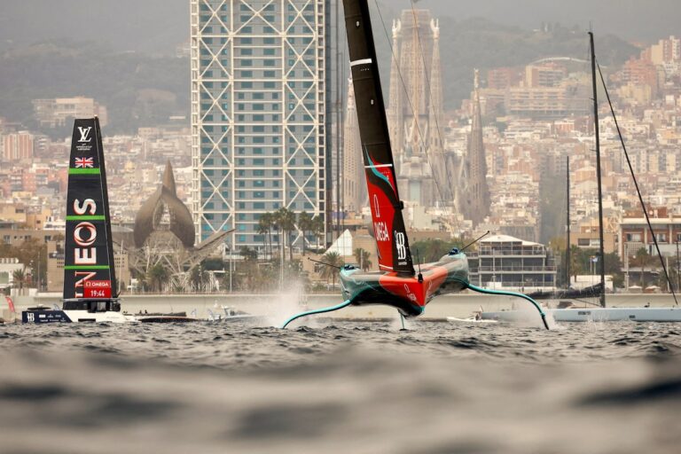 La Nouvelle-Zélande mène 4-0 contre Britannia dans l'America's Cup et a besoin de trois victoires supplémentaires pour conserver son titre