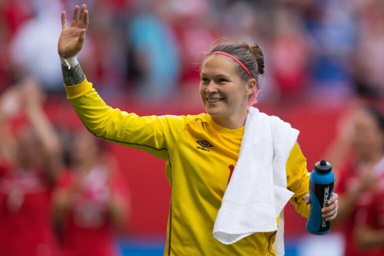 La gardienne vétéran Erin McLeod est la première joueuse à signer avec les Tides d'Halifax de la NSL.