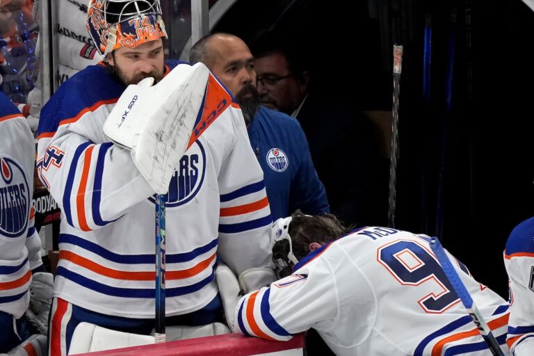 La série télé-réalité NHL de Prime Video cherche à rapprocher les fans des stars du hockey dès son lancement vendredi