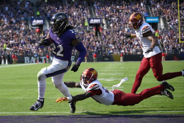 Lamar Jackson surpasse Jayden Daniels et Derrick Henry court pour deux touchés alors que les Ravens battent les commandants