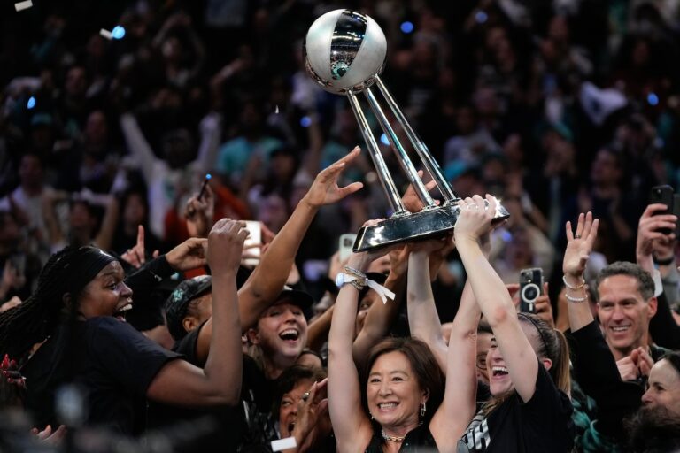 Le Liberty de New York remporte son premier championnat WNBA en battant le Minnesota 67-62 en prolongation