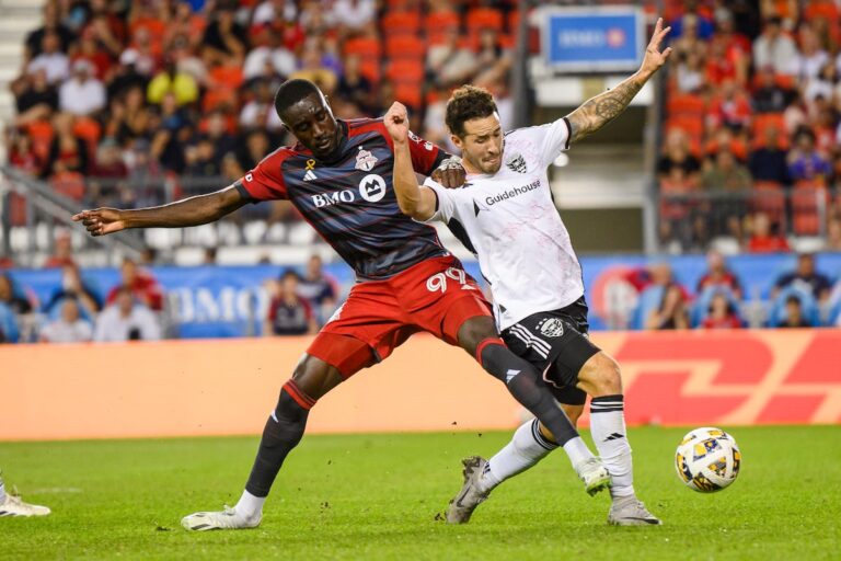 Le Toronto FC fait les premiers pas vers une « reconstruction totale » et laisse l'attaquant Prince Owusu dans les limbes
