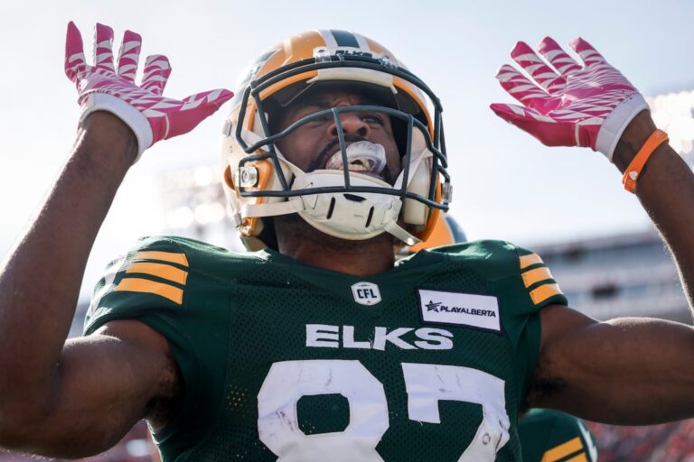 Le défunt TD de Lewis porte les Elks à une victoire de 23-18 et balaye les Stampeders en série cette saison