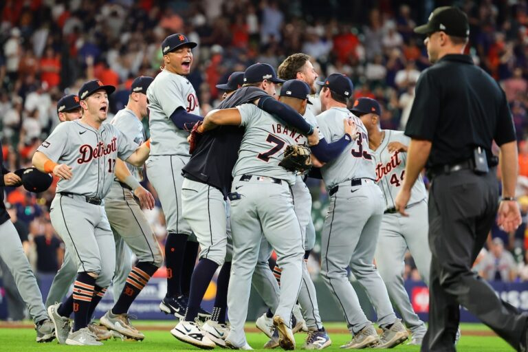 Le grand succès d'Ibanez permet aux Tigers de remporter une victoire 5-2 contre les Astros et un balayage dans la série AL Wild Card