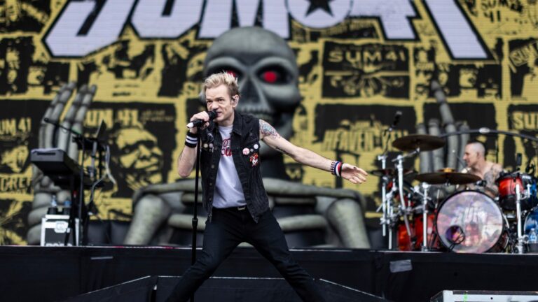 Le leader de Sum 41 allègue des abus de la part de son ancien manager