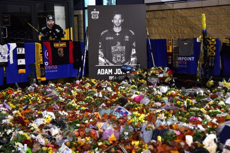 L'enquête pour homicide involontaire se poursuit un an après le décès de l'ancien joueur de la LNH Adam Johnson en Angleterre