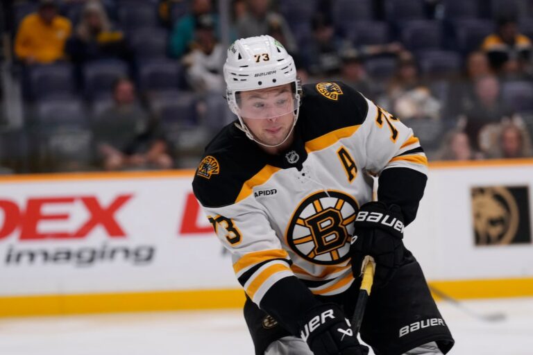 Les Bruins visent à changer d'attitude et à mettre fin à la glissade lors du choc contre les Leafs