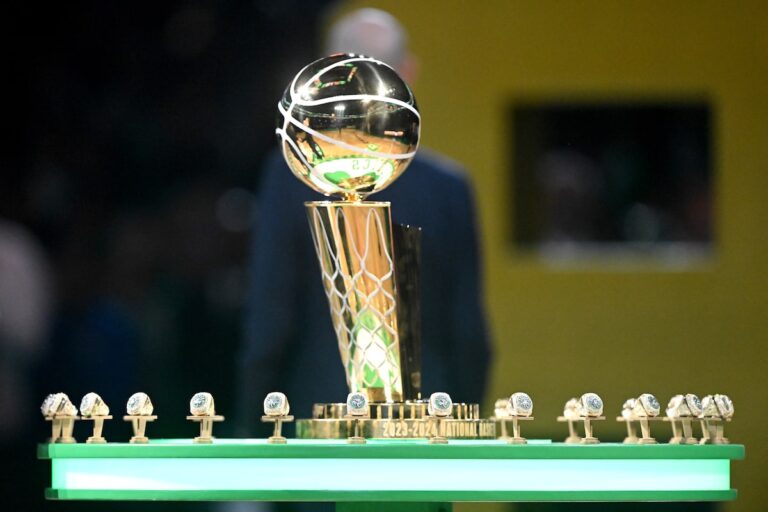 Les Celtics célèbrent leur 18e titre NBA avec un lever de bannière et une cérémonie de remise des anneaux