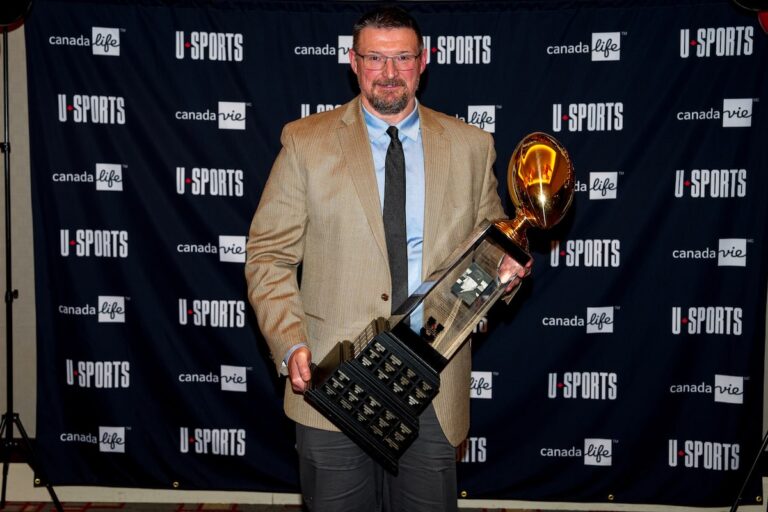 Les Elks nomment Chris Morris, triple champion de la Coupe Grey, au poste de président et chef de la direction