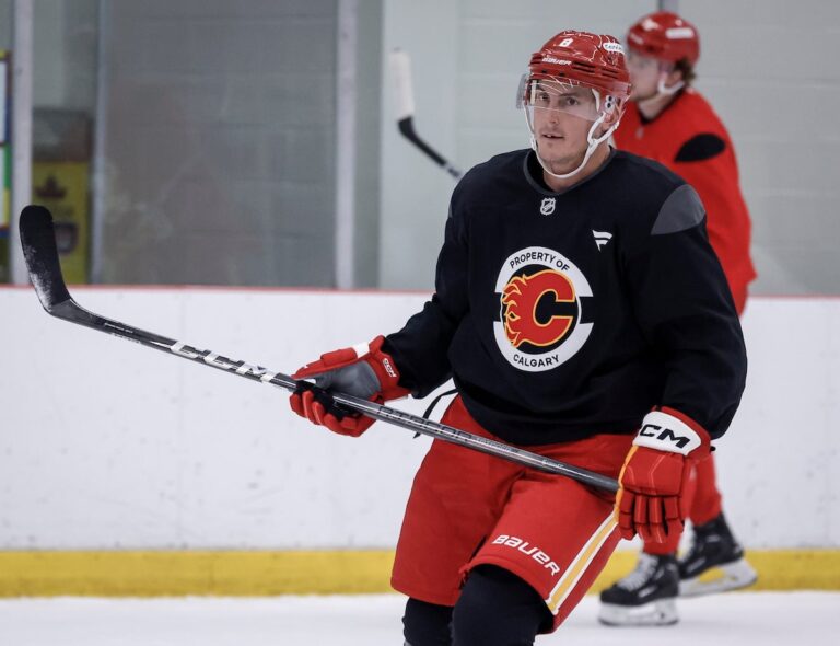 Les Flames signent un contrat d'un an avec le vétéran défenseur Tyson Barrie