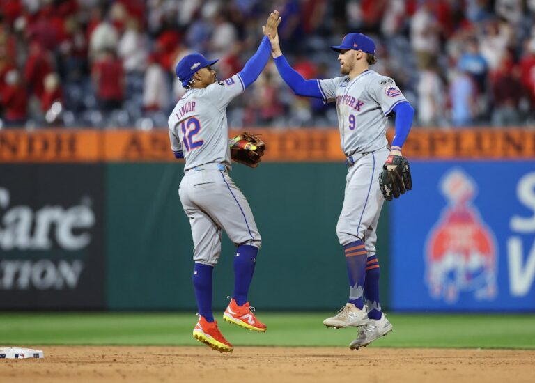 Les Mets profitent d'un autre rallye d'octobre pour marquer 5 points en 8e et dominer les Phillies 6-2 lors du premier match de la NLDS