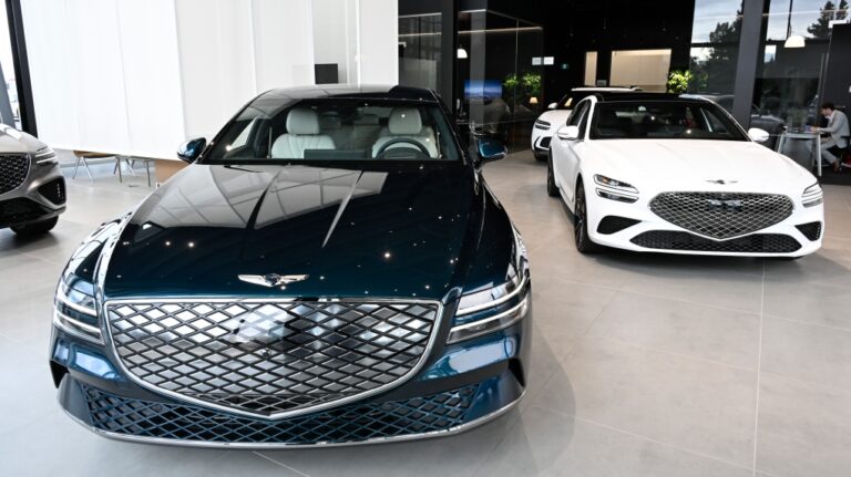 Les concessionnaires automobiles du Québec perdent un recours collectif concernant des frais cachés et les acheteurs ont droit à des crédits