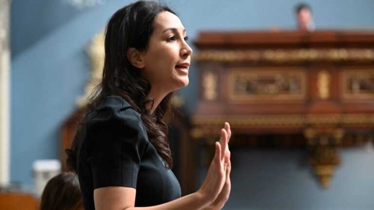 Les députés manifestent leur soutien à Marwah Rizqy après des propos menaçants
