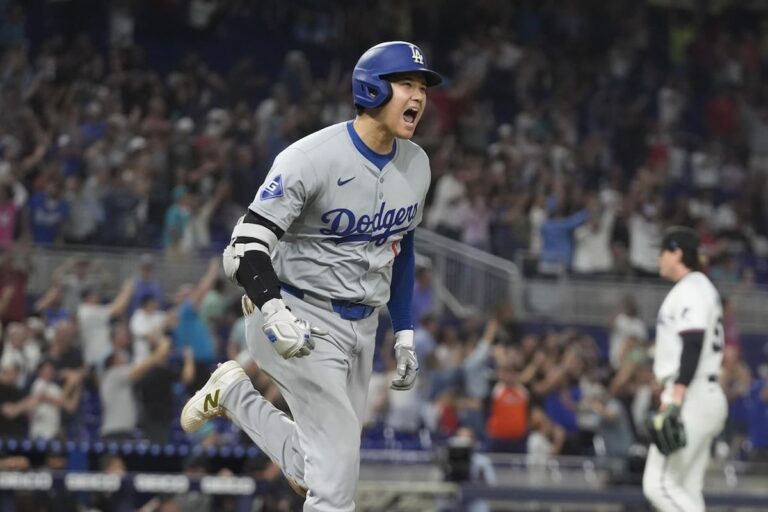 Les enchères en ligne pour le ballon historique 50-50 d'Ohtani peuvent atteindre 1,8 million de dollars alors que le litige pour les bénéfices se poursuit