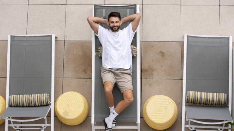 Influencer Jimmy Darts poses for a portrait, Monday, Oct. 14, 2024, in Irvine, Calif. (AP Photo/Chris Pizzello)