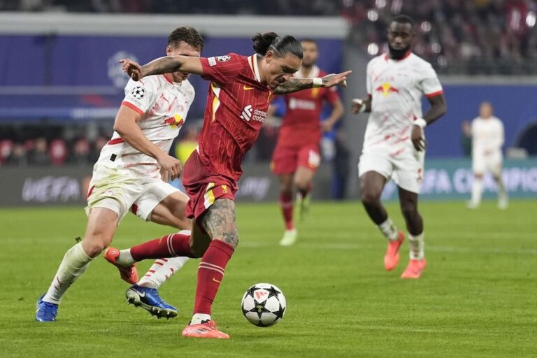 Liverpool reste parfait en Ligue des Champions et Raphinha marque un triplé pour Barcelone