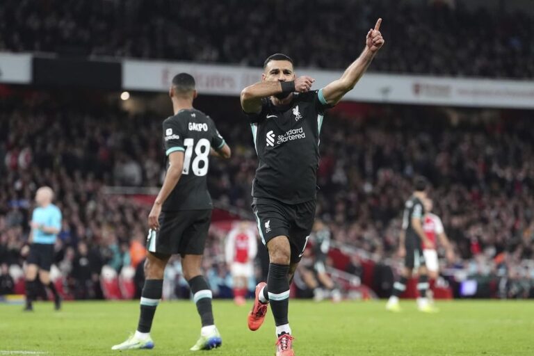 Liverpool se bat pour un match nul à Arsenal après que Man United ait à nouveau perdu pour faire pression sur Ten Hag