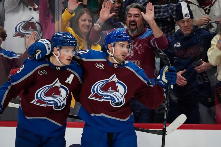 Logan O'Connor et Ross Colton marquent des buts rapides pour propulser l'Avs devant les Sénateurs 5-4