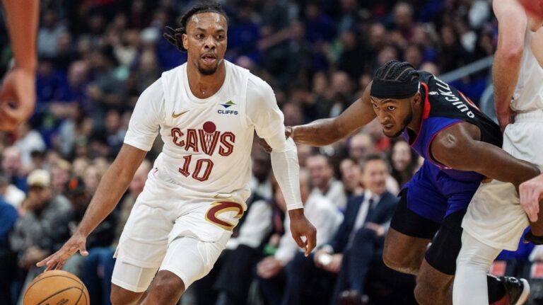 Mobley mène les Cavaliers devant les Raptors 136-106 lors du premier match à domicile ; Quickley blessé