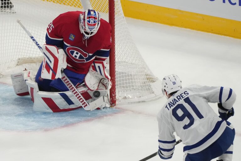 Montembeault arrête 48 tirs alors que les Canadiens blanchissent les Leafs lors du premier match de la saison