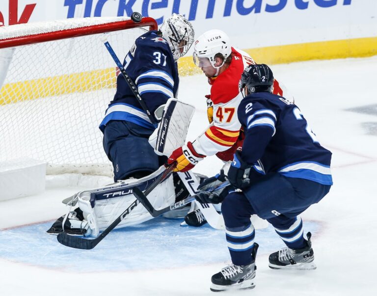 Niederreiter marque deux fois pour les Jets lors d'une victoire de 5-2 contre les Flames en pré-saison