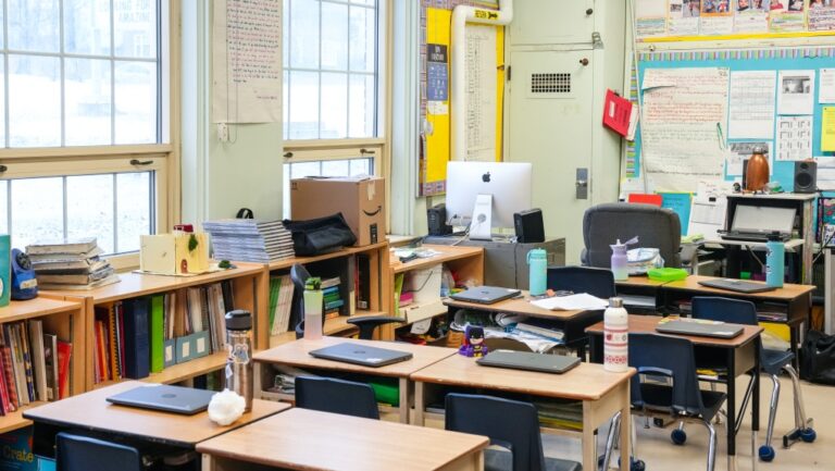 Onze enseignants suspendus à l'école primaire de Bedford suite à des allégations d'environnement toxique