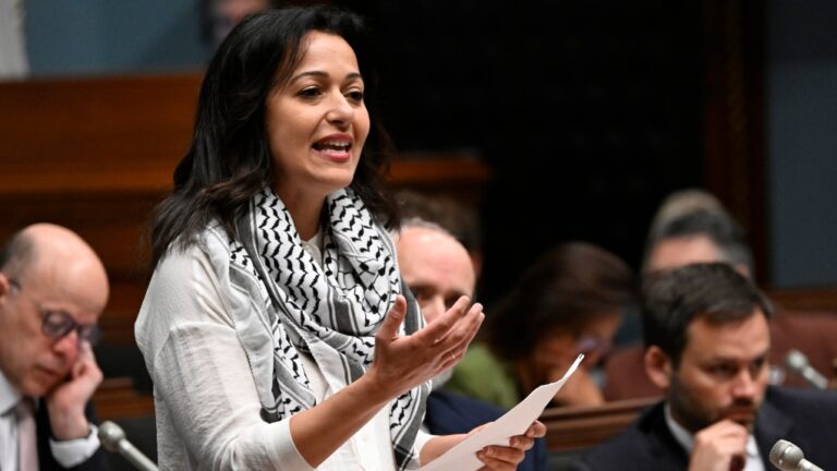Québec Solidaire demande l'arrêt du financement des écoles religieuses