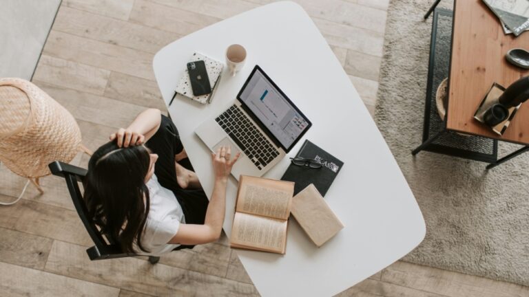 Quelles améliorations ergonomiques pouvez-vous apporter à votre bureau à domicile