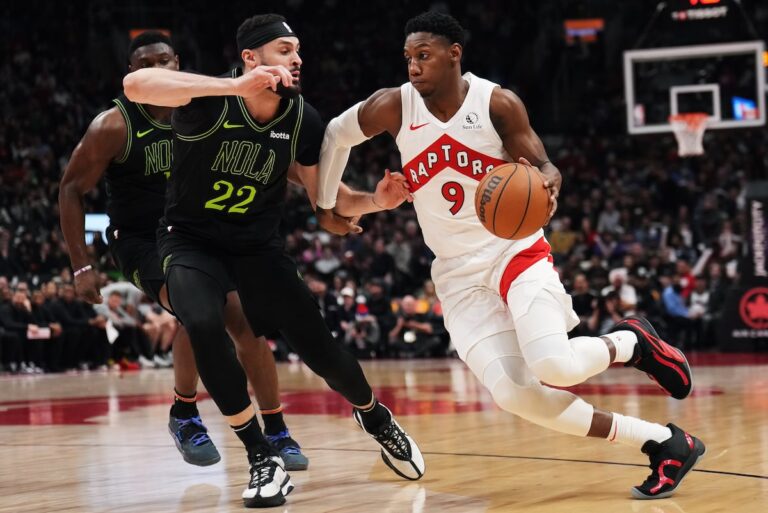 RJ Barrett des Raptors ratera le reste de la pré-saison après avoir subi une entorse à l'épaule droite