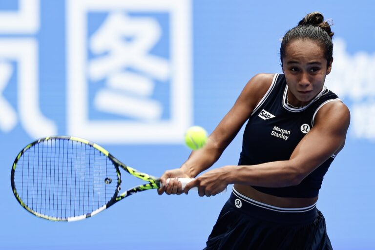 Résultats mitigés pour la Canadienne Leylah Fernandez à l'Open de Wuhan