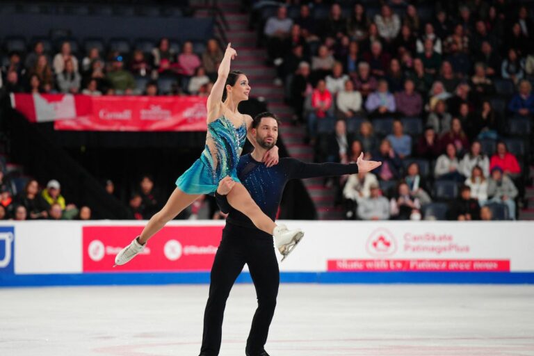 Stellato-Dudek et Deschamps remportent l'or en couple aux Internationaux Patinage Canada