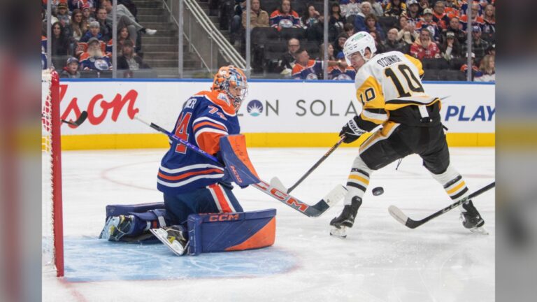 Stuart Skinner obtient un blanchissage alors que les Oilers d'Edmonton blanchissent les Penguins de Pittsburgh 4-0