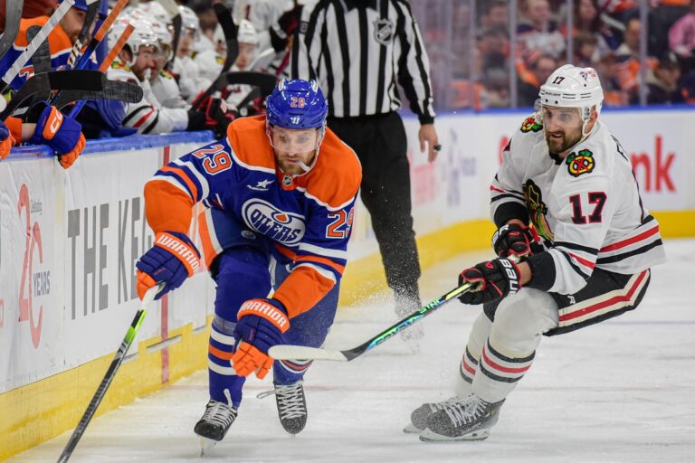 Teuvo Teravainen compte 2 buts et 2 passes décisives alors que les Blackhawks battent les Oilers 5-2
