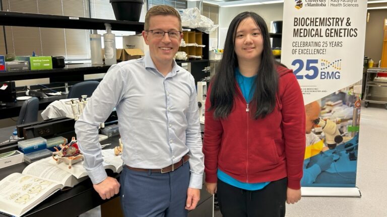 Un adolescent canadien remporte la deuxième place dans un concours international de neurosciences