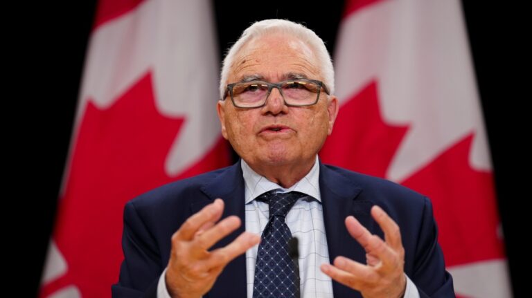 Un rapport sur les langues officielles remet en question le plafond d'inscription dans les cégeps anglophones du Québec