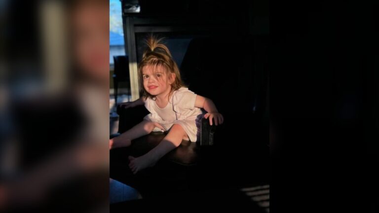 Une fillette de Regina diagnostiquée avec une maladie génétique rare fait face à des options de traitement limitées
