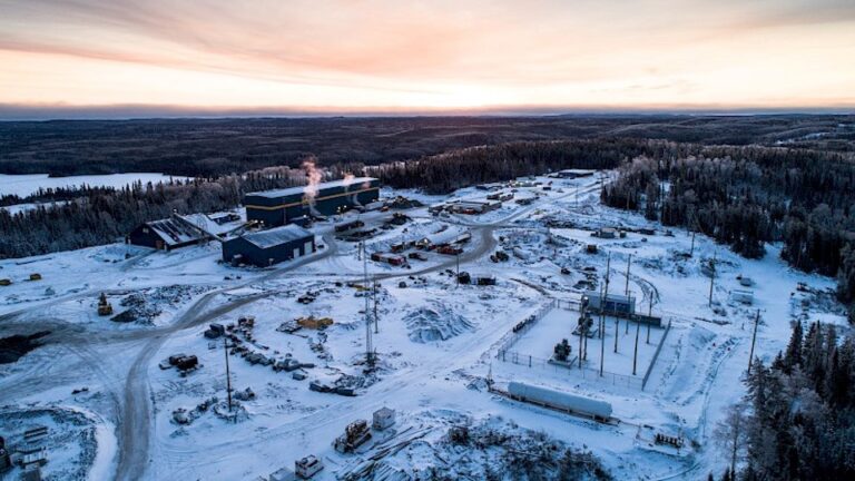 Vault Minerals fait durer le drame lors du redémarrage d'une mine de White River
