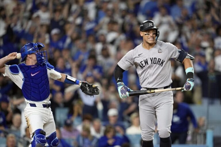 Yamamoto arrête les Yankees, Freeman marque à nouveau alors que les Dodgers gagnent 4-2 pour une avance de 2-0 dans la Série mondiale