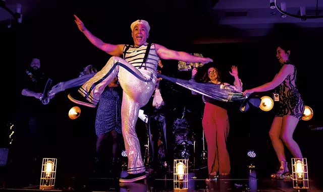 Festival Burlesque du Vermont – AVEC L'AUTORISATION DE LA COURTOISIE