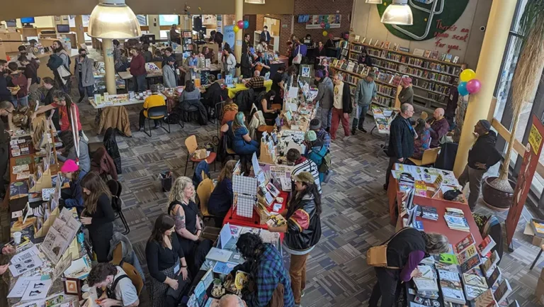 Le festival des bandes dessinées non-fictionnelles célèbre le dessin factuel