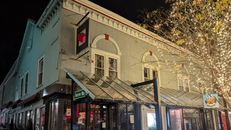 Burlington tentera à nouveau d'interdire les armes à feu dans les bars