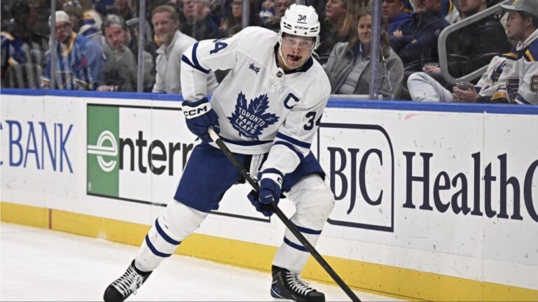 Matthews des Maple Leafs dit qu'un retour possible mercredi après avoir consulté un médecin en Allemagne