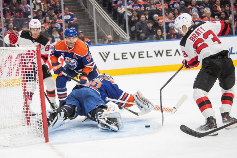 Allen réalise un blanchissage alors que les Devils brûlent les Oilers 3-0