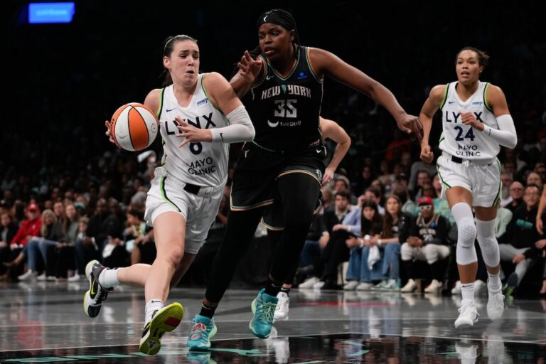 Bridget Carleton du Canada est heureuse de faire partie de la « vague » de la WNBA alors que la ligue connaît un énorme succès
