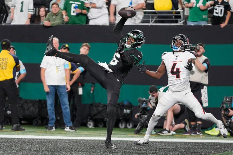 Garrett Wilson réalise un attrapé époustouflant de TD, les Jets battent les Texans 21-13 pour mettre fin à un dérapage de 5 matchs