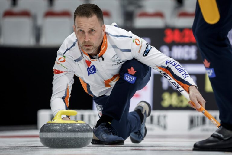 Gushue, le favori local, bat Carruthers au Kioti National du Grand Chelem
